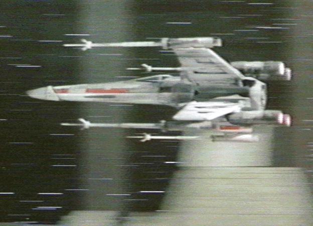 red5flyb.jpg (43642 bytes)